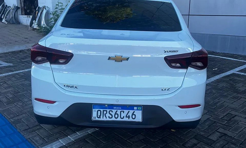 Chevrolet Onix Plus ...