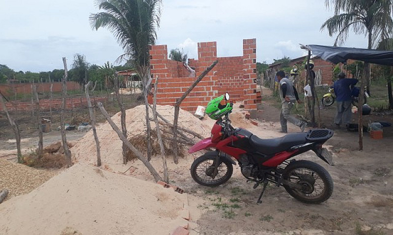 Vende Se Terreno ..C...