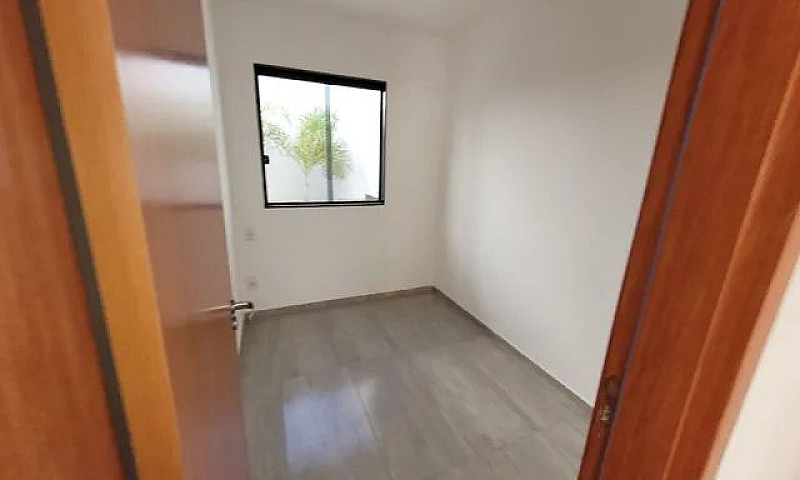 Casa A Venda Com Trê...