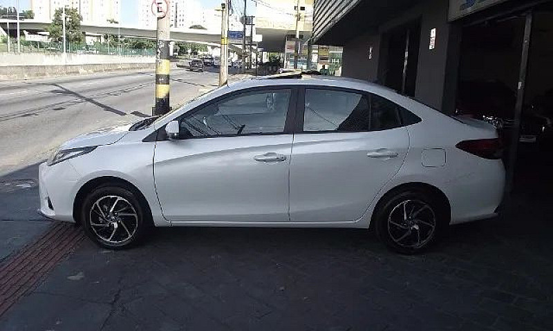 Toyota Yaris Sedan X...