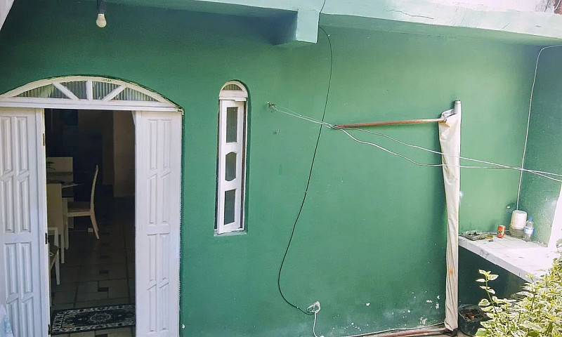 Vendo Casa Com Um Po...