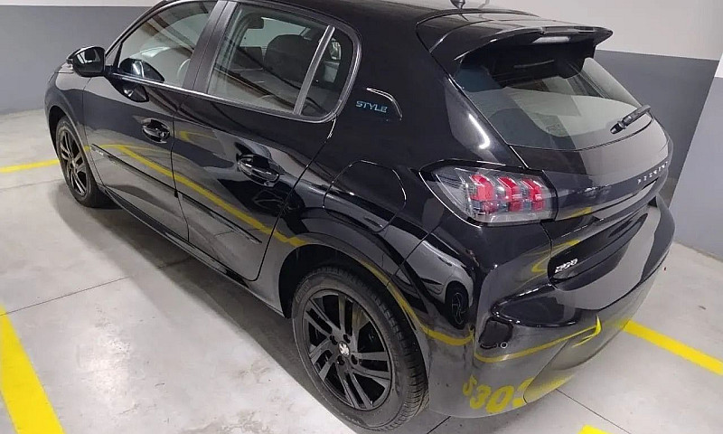 Peugeot 208 Style 1....