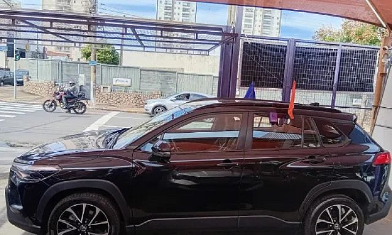 Toyota Corolla Cross...