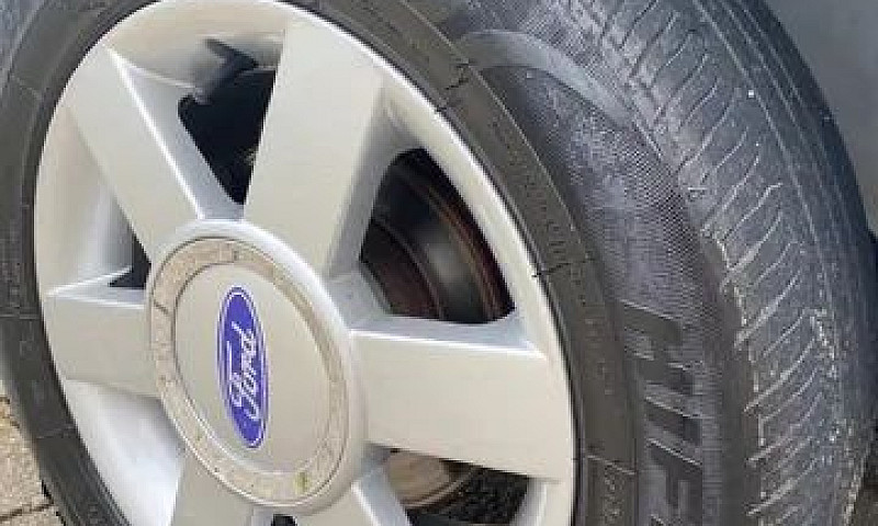 Ford Fiesta Hatch - ...
