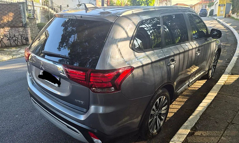 Mitsubishi Outlander...