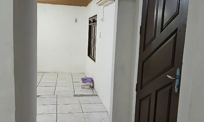 Casa Com Um Quarto A...