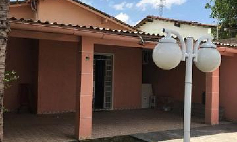 Casa De Um Pavimento...