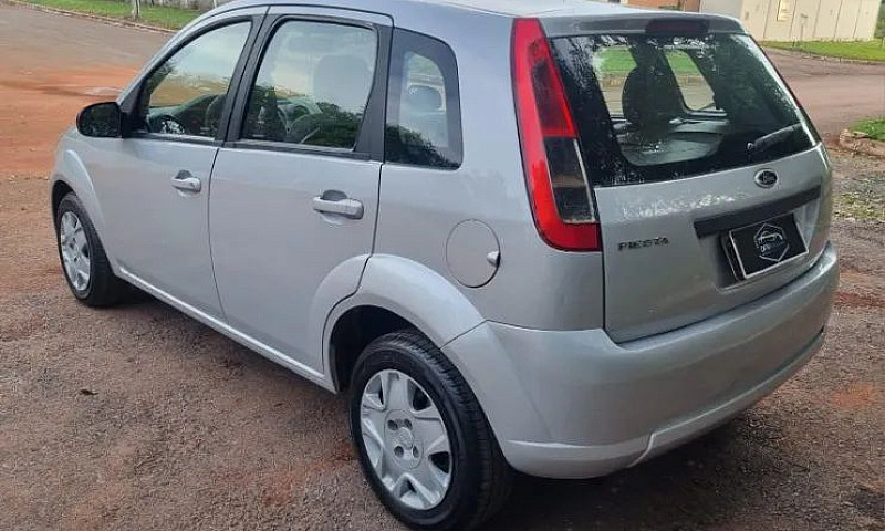Ford Fiesta Se 1.0 8...
