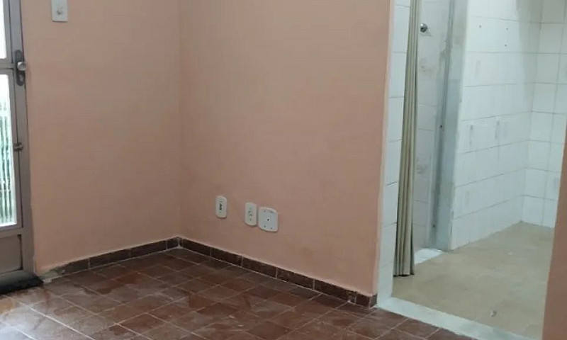 Alugo Casa De Vila...