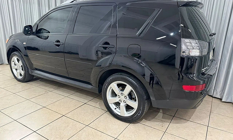 Mitsubishi Outlander...