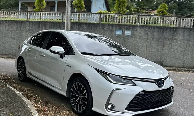 Toyota Corolla Altis...