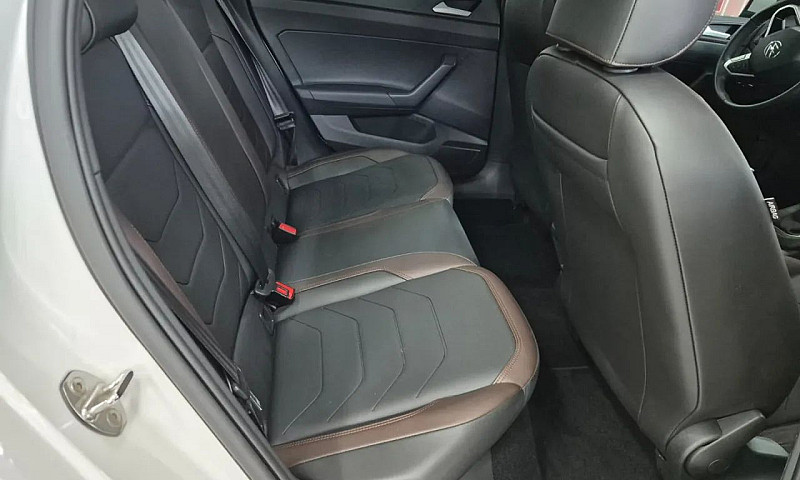 Volkswagen Virtus Hi...