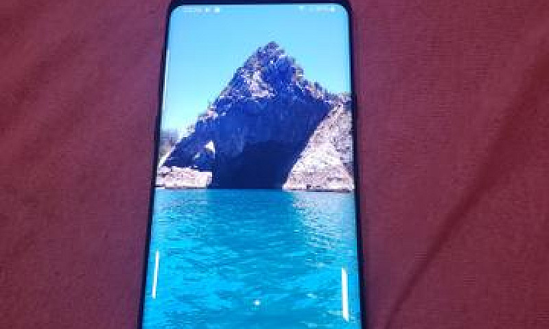 S8 Plus Muito Novo...