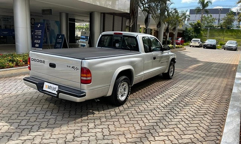 Dodge Dakota R/T V-8...