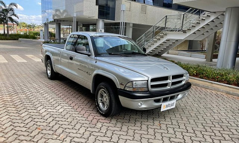 Dodge Dakota R/T V-8...