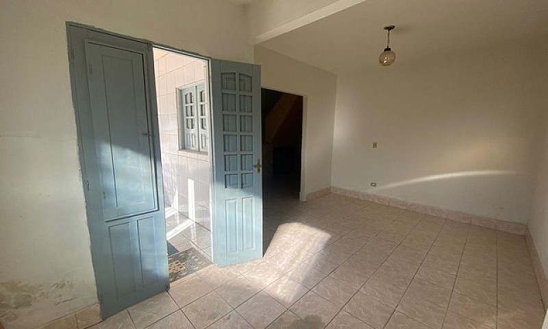 Casa De Dois Pavimen...