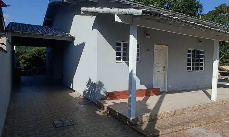 Casa Com 03 Quartos ...