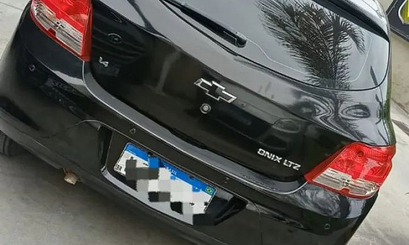 Chevrolet Onix Hatch...