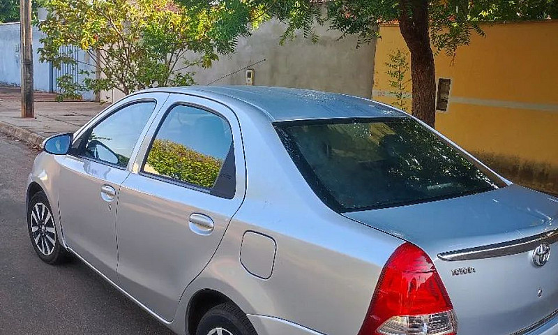 Toyota Etios Platinu...
