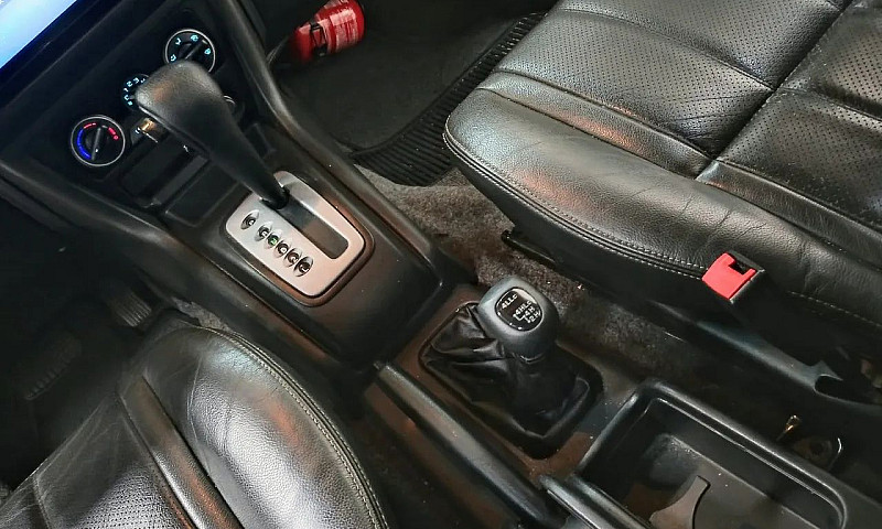 Mitsubishi Pajero Tr...