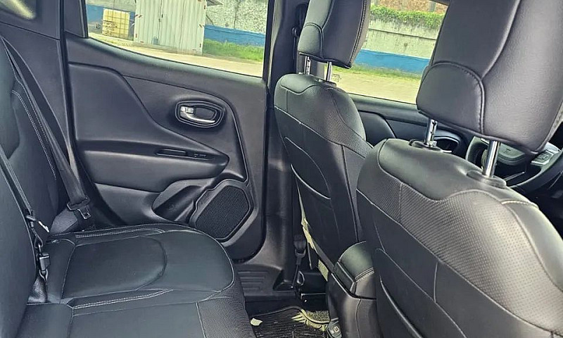Jeep Renegade S T270...