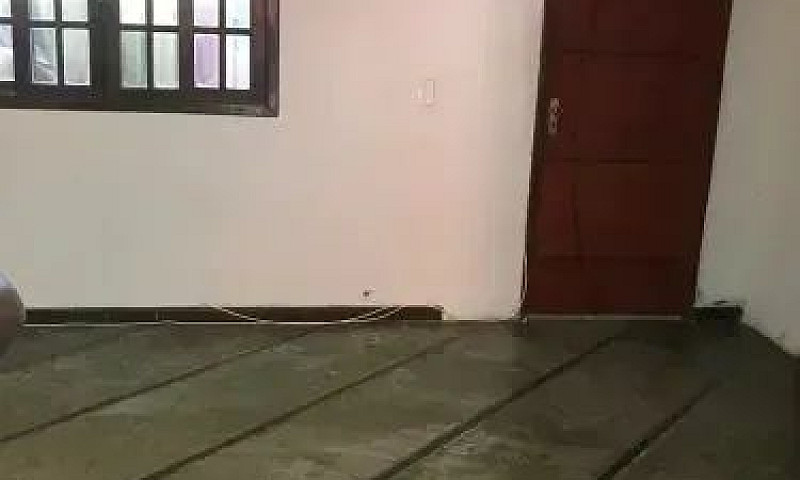 Casa Com 2 Quartos E...