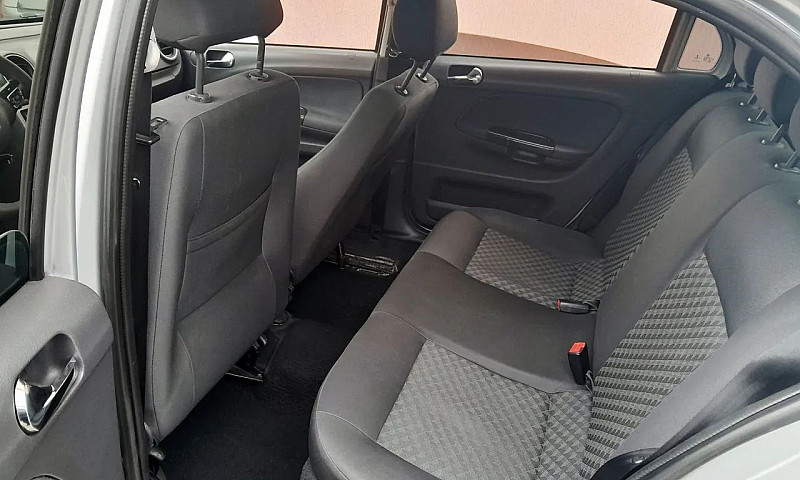 Volkswagen Voyage Co...