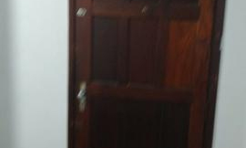Aluga-Se 1 Quarto Em...