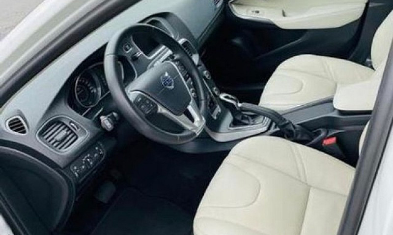 Volvo V40 T3 1.5 Tur...