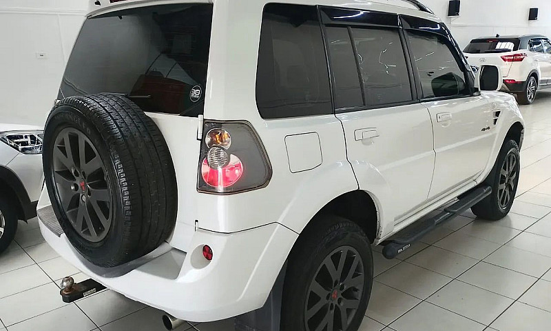 Mitsubishi Pajero Tr...