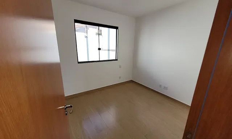 Casa A Venda Com Trê...