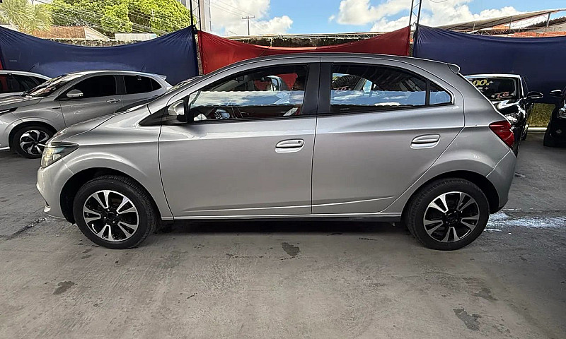 Chevrolet Onix Hatch...