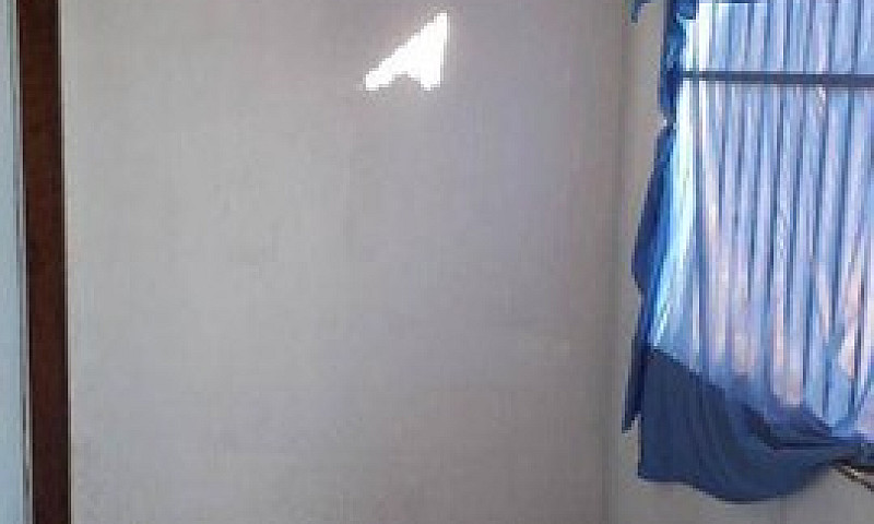 Casa Com 2 Dormitóri...