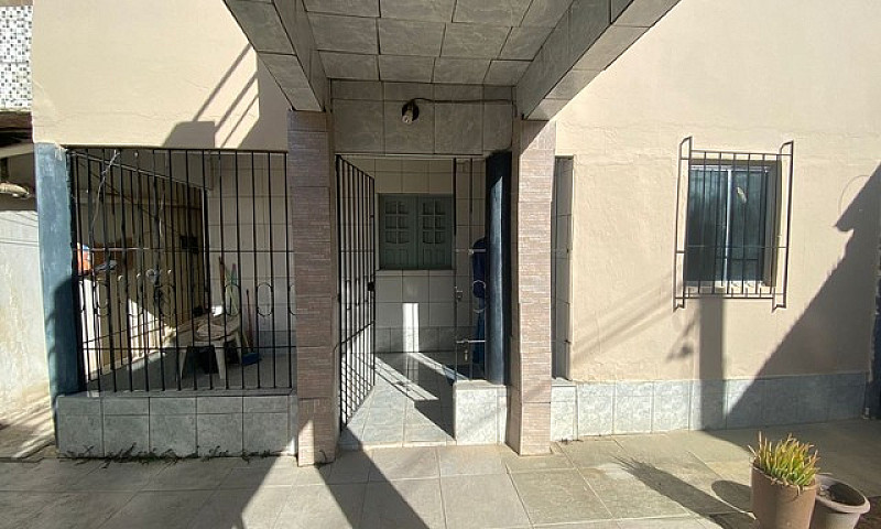 Casa De Dois Pavimen...