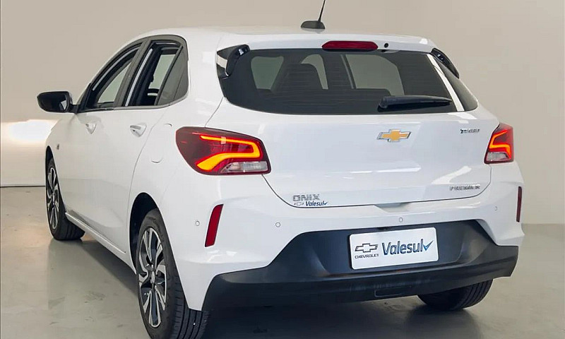 Chevrolet Onix Hatch...