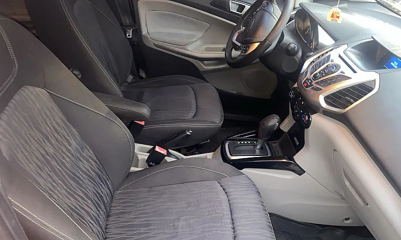 Ford Ecosport Titani...