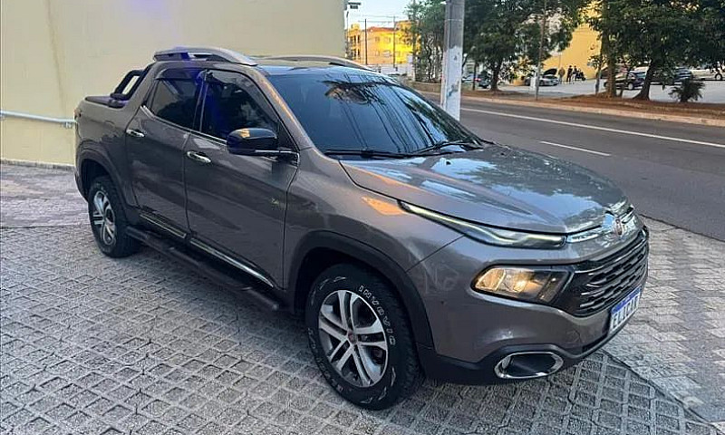 Fiat Toro Volcano 2....