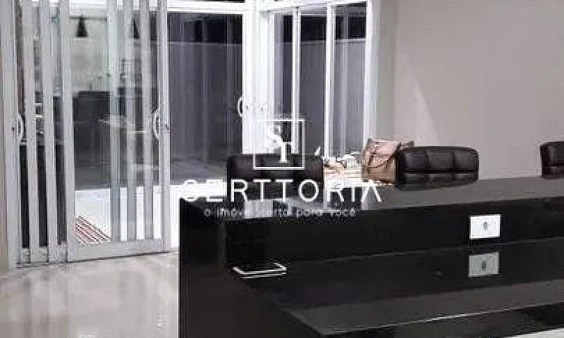 Casa Com 3 Dormitóri...