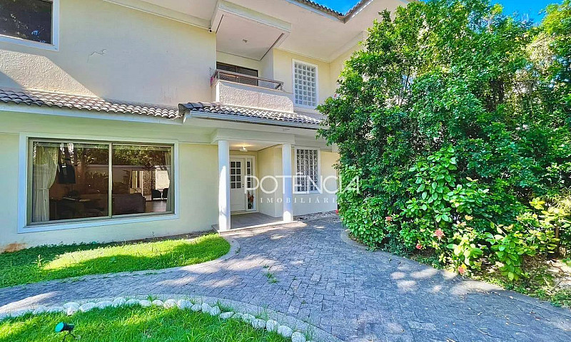 Casa Com 5 Dormitóri...