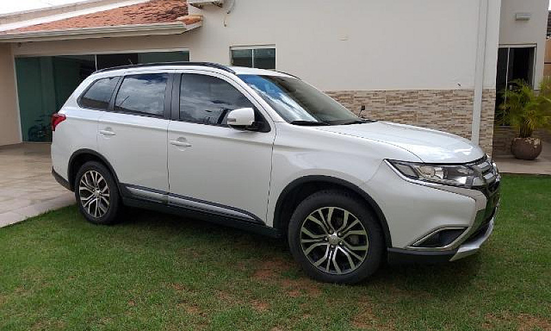 Mitsubishi Outlander...