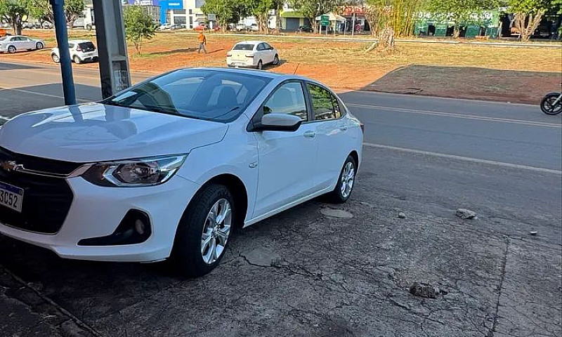 Ônix Sedan Plus 1.0 ...