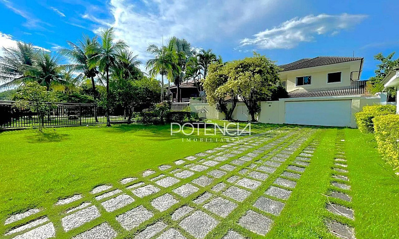Casa Com 5 Dormitóri...