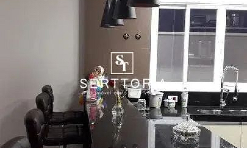 Casa Com 3 Dormitóri...