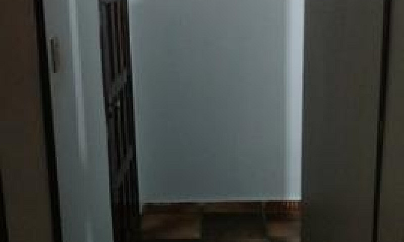 Aluga-Se 1 Quarto Em...