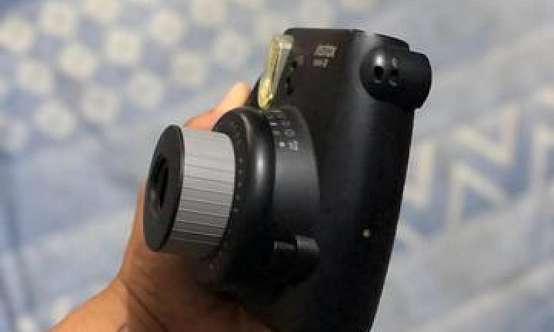 Câmera Instax Mini 8...