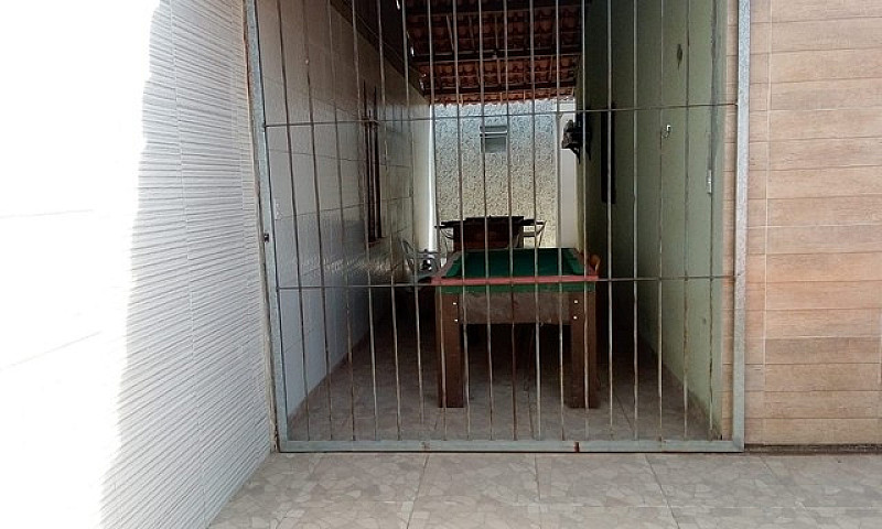 Casa Com Piscina Pró...