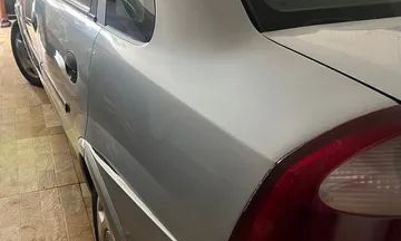 Vendo Corsa Sedan 20...