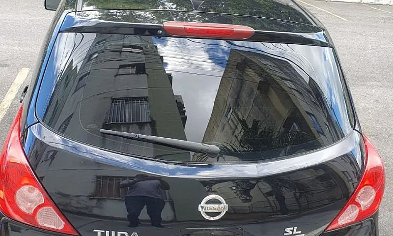 Nissan Tiida Sl 1.8/...