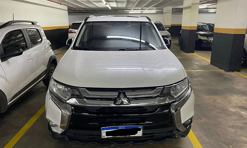 Mitsubishi Outlander...