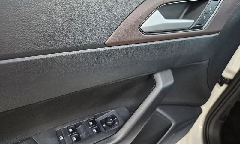 Volkswagen Virtus Hi...